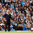 Guardiola, durante un partido de la Premier de esta temporada.-AP / LEE SMITH