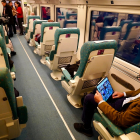 Primer trayecto con pasajeros entre León y Gijón tras la inauguración de la Variante de Pajares.- ICAL