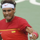 Nadal celebra uno de los puntos ante Simon.-REUTERS / TOBY MELVILLE
