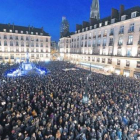 Concentración multitudinaria en la Place Royale de Nantes.-Foto:   AFP / GEORGES GOBET, JULIO CARBO, EFE / MARTIAL TREZZINI, AP PHOTO / CHRISTOPHE ENA, AFP / LEON NEAL, AFP/THIBAULT CAMUS,CARLOS MONTAÑES