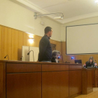 El acusado, de pie, durante el juicio.-EUROPA PRESS