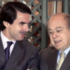 José María Aznar y Jordi Pujol, en una imagen del 2002.-EFE / ALBERT OLIVE
