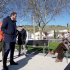 El alcalde de Valladolid, Óscar Puente, visita la obra de reurbanización de la plaza Cine Castilla.- ICAL