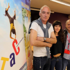 Raphäelle Boitel (D) y Jean Raymond Jacob, posan junto al director artístico del TAC, Javier Martínez García, antes de ofrecer una rueda de prensa en Valladolid-ICAL