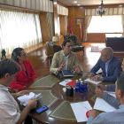 El presidente de la Cámara de Valladolid, Víctor Caramanzana, se reunió con el alcalde de Medina del Campo, Guzmán Gómez, para futuras colaboraciones entre ambas instituciones.-