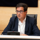 El exsecretario general del PSOE de Castilla y León Óscar López durante su comparecencia en la Comisión de Investigación de las Cajas de Ahorro.-EL MUNDO
