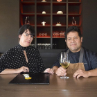 Amaya Arzuaga, directora del Taller Arzuaga, junto al asesor del restaurante Víctor Gutiérrez.-