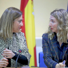 Virginia Barcones y Alicia García, durante la presentación del protocolo para las víctimas de violencia machista.-ICAL