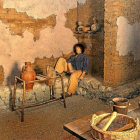 Recreación del interior de una vivienda medieval en el aula de arqueología.-El Mundo