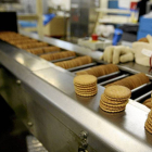 Detalle de la cadena de producción de galletas de la empresa palentina Galletas Gullón-El Mundo