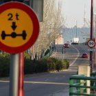 Circulación por el viaducto de Daniel del Olmo tras la reapertura de los dos carriles que estaban en obras. -J.M. LOSTAU