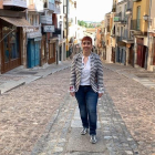 La profesora de español Elena Prieto Pérez en su ciudad natal, Zamora, que da a conocer en sus videos siempre que puede.-AN