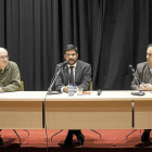 José Ramón González, Maitrey Kulkarny y Guillermo Sánchez durante el acto en la Casa de la India para conmemorar el día del hindi-José C. Castillo