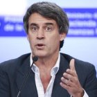 El ministro de Hacienda y Finanzas Publicas de Argentina, Alfonso Prat-Gay, durante una rueda de prensa en el Ministerio de Economia en Buenos Aires.-EFE / DAVID FERNANDEZ
