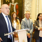 El alcalde de Valladolid, Jesús Julio Carnero, comparece para hacer balance de sus cien primeros días de Gobierno, acompañado de los concejales de su equipo. E. M.
