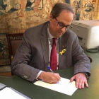 El president Quim Torra firma el decreto de nombramiento del nuevo Govern.-ACN