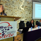 La consejera de Agricultura y Ganadería, Milagros Marcos (I), durante la clausura la Asamblea de la Conferencia Española de Consejos Reguladores Vitivinícolas que se celebra en Cacabelos (León)-Ical