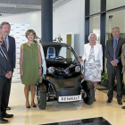 La ministra de Agricultura, Alimentación y Medio Ambiente, Isabel García Tejerina, asiste a la entrega de los premios que promueve la Fundación Renault.-ICAL