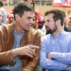 Pedro Sánchez y Luis Tudanca, en una imagen de archivo.-ICAL