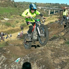 Un piloto del Club Trial Portillo en la prueba celebrada en Plasencia.-EM