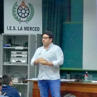 Juan Carlos Pérez ofrece la charla a los alumnos del IESLa Merced.-EL MUNDO