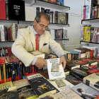 Marco Antonio Blanco, presidente del Gremio de Libreros y responsable de la librería ‘Don Quijote’, en 2010.-J. M. Lostau