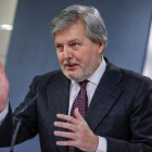 El ministro Méndez de Vigo durante la rueda de prensa del Consejo de Ministros-EFE / EMILIO NARANJO