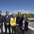 La candidata y cabeza de lista del PP a las Cortes de Castilla y León por Ávila, Alicia García, presentó sus propuestas en materia sanitaria. De I. a D. Antonio Jiménez, Pedro José Pascual, Alicia García, Vidal Galicia y Marisol Montalvo, retratados frent-Ical