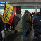 García-Gallardo encabeza la manifestación frente a la sede del PSOE de Valladolid.- ICAL