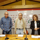 Carlos López (CCOO), Tomás Pérez (UGT) y Raquel Fernández (CSIF) en el anuncio de las medidas judiciales .-E.P.