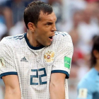 Dzyuba se lamenta tras una ocasión contra Uruguay.-EFE