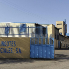 Fábrica de Lingotes Especiales en la carretera de Fuensaldaña.