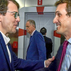 Mañueco reafirma su lealtad con el líder del PP.-EL MUNDO