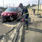Estado en el que terminó el coche después del accidente en el que resultó herido un menor.-ICAL