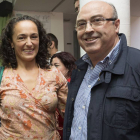 Esther Mínguez y Salvador Arpa, tras la asamblea en Santovenia.-Photogenic