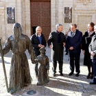 Víctor Caramanzana, Artemio Domínguez, José Antonio de Santiago-Juárez, Josefa García Cirac y Julio de las Heras ayer, durante su visita.-ICAL
