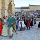 Momento de la representación del asedio de los Reyes Católicos a Castronuño.-J. M. LOSTAU