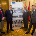El secretario de Estado de Seguridad Social, Tomás Burgos (2i), el director general de la mutua, Heraclio Corrales (1d), y el alcalde de Valladolid, Javier León de la Riva (2d), además del subdelegado del Gobierno, Jose Antonio Martónez Bermejo (1i)-Efe
