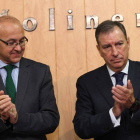 El delegado del Gobierno en Castilla y León, Ramiro Ruiz Medrano (I), y el consejero de Educación, Juan José Mateos (D), presentan el Plan Director para la Convivencia y Mejora de la Seguridad en los centros educativos y sus entornos 2014-2015-Ical