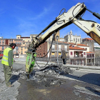 Algunas obras presupuestadas en 2016 se ejecutarán este año, o podrían sustituirse, por causa de imprevistos. Es el caso del saneamiento del puente de Tordesillas, con un presupuesto de 96.000€. Se suspendió en noviembre y hay que cambiar el proyecto.-J.M.LOSTAU