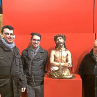 David Esteban, Pedro Miguel Escudero y Antonio Santamaría junto al Ecce Homo.-E.M.