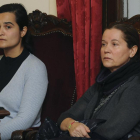 Triana y su madre ayer en el juicio.-EFE/ J. CASARES (POOL)