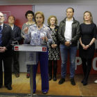 La candidata socialista a la Alcaldía de Palencia, Miriam Andrés(C), presenta, junto a algunos miembros de su lista, el programa con el que el PSOE concurrirá al Ayuntamiento de Palencia-Ical