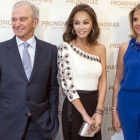 Alberto Palatchi y Susana Gallardo, con Isabel Preysler, en la inauguración de una tienda madrileña, en una imagen de archivo.-BERNARDO PAZ