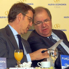 Alberto Núñez Feijóo y Juan Vicente Herrera, en un momento del Fórum Europa en Madrid.-RAQUEL P. VIECO
