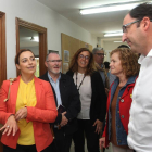 El candidato del PP a la Alcaldía de Palencia, Alfonso Polanco (D), mantiene una reunión previa a la constitución de la nueva Corporación Municipal con la candidata socialista, Miriam Andrés (I).-ICAL