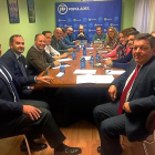 Los populares durante el encuentro en la reunión del comité de campaña de Valladolid.-ICAL