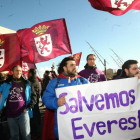 Protesta de los trabajadores de Everest en las Cortes-Ical