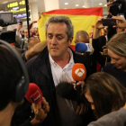 Llegada del conseller Joaquim Forn al aeropuerto del Prat.-ELISENDA PONS
