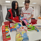 Cruz Roja entrega juguetes a un millar de niños de la provincia de Valladolid. -ICAL